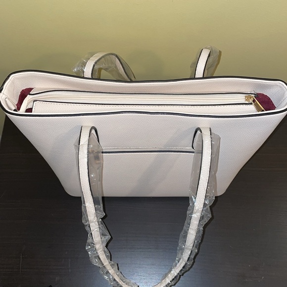 Winter White Vegan Tote NWT - Picture 3 of 6